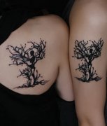 武汉最好纹身店:背部情侣骷髅树图腾纹身图案作品