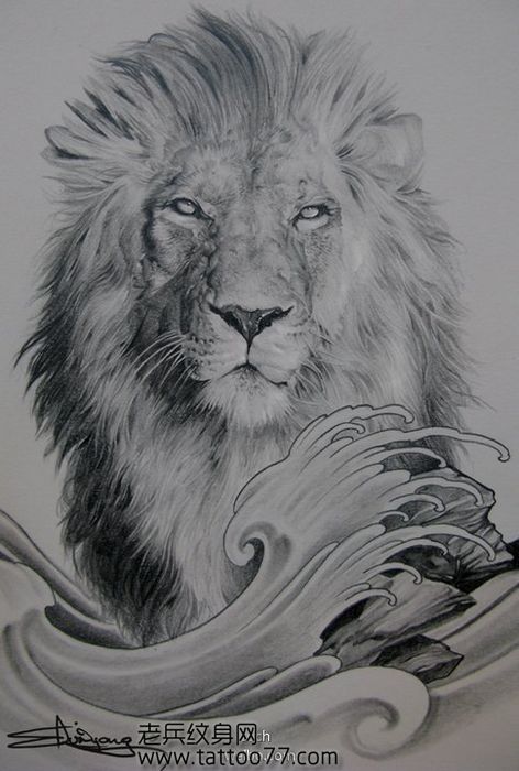 帅气的一款黑白狮头纹身图案