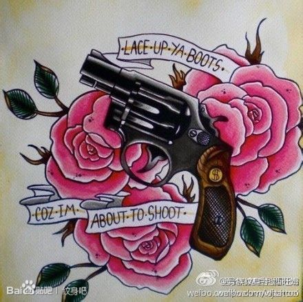 推荐一款时尚个性的玫瑰花手枪纹身图案