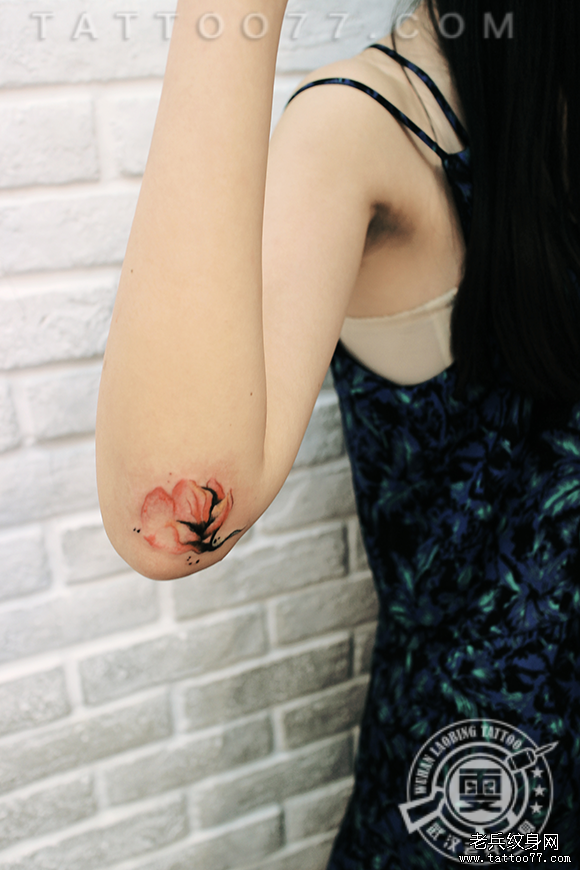 罂粟花刺青作品 彩色小花臂刺青作品 脚背樱花纹身