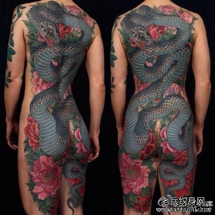 满背蛇王纹身图案