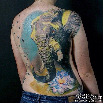 满背大象纹身图案