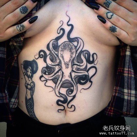 腹部乌贼纹身图案