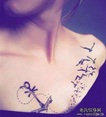 胸部船锚小燕一群纹身图案