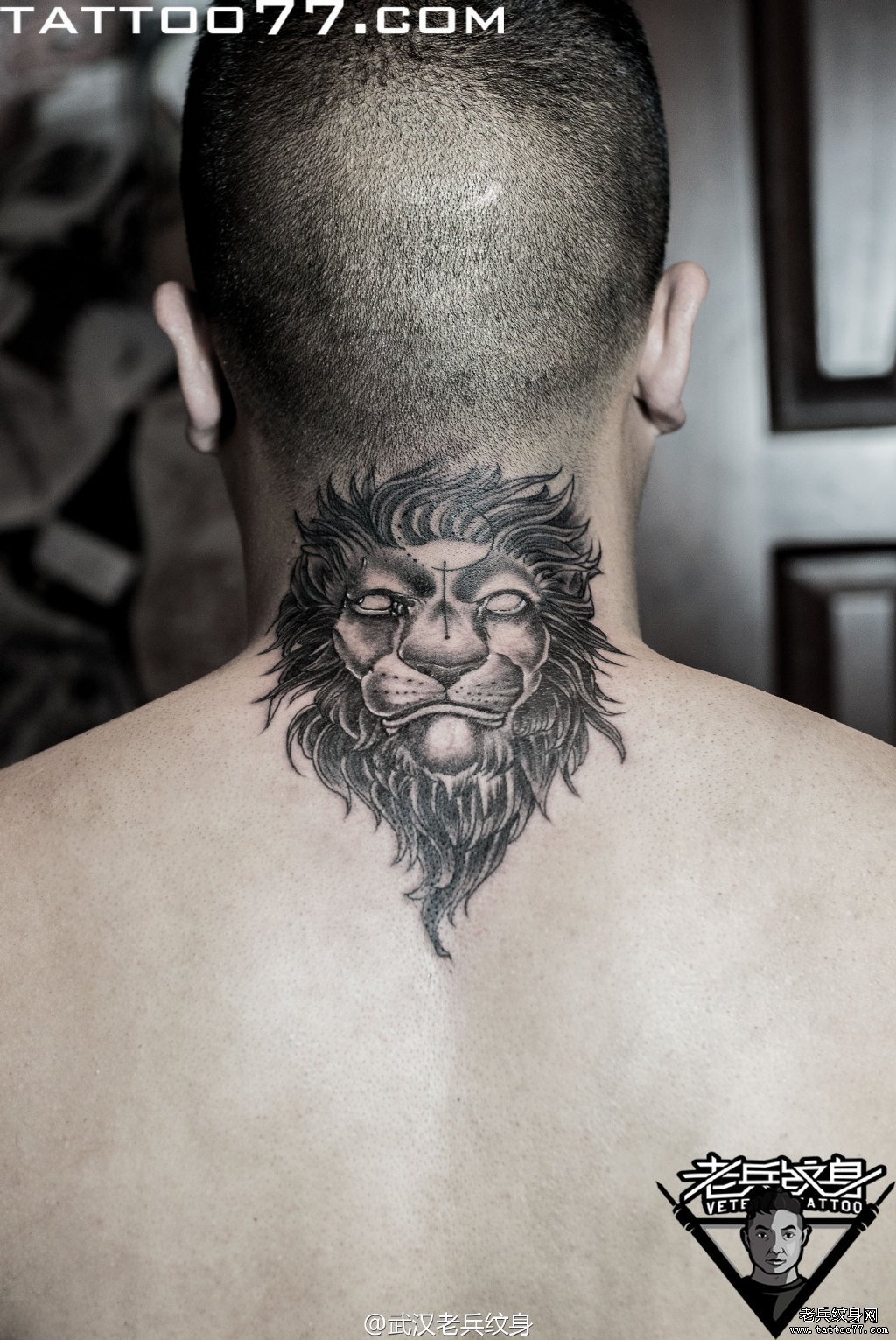 颈部狮子刺青图案作品