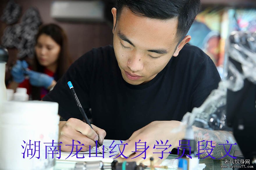 湖南龙山刺青学员段文刺青培训中
