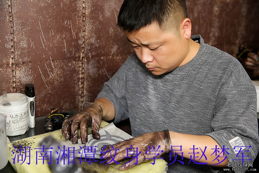 湖南湘潭刺青学员赵梦军刺青培训中
