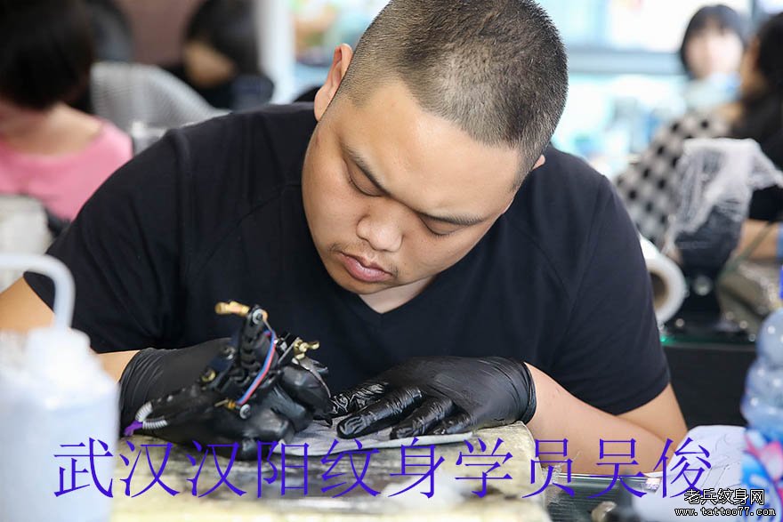 武汉汉阳刺青学员吴俊刺青培训中