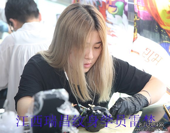 江西瑞昌刺青学员雷梵刺青培训中