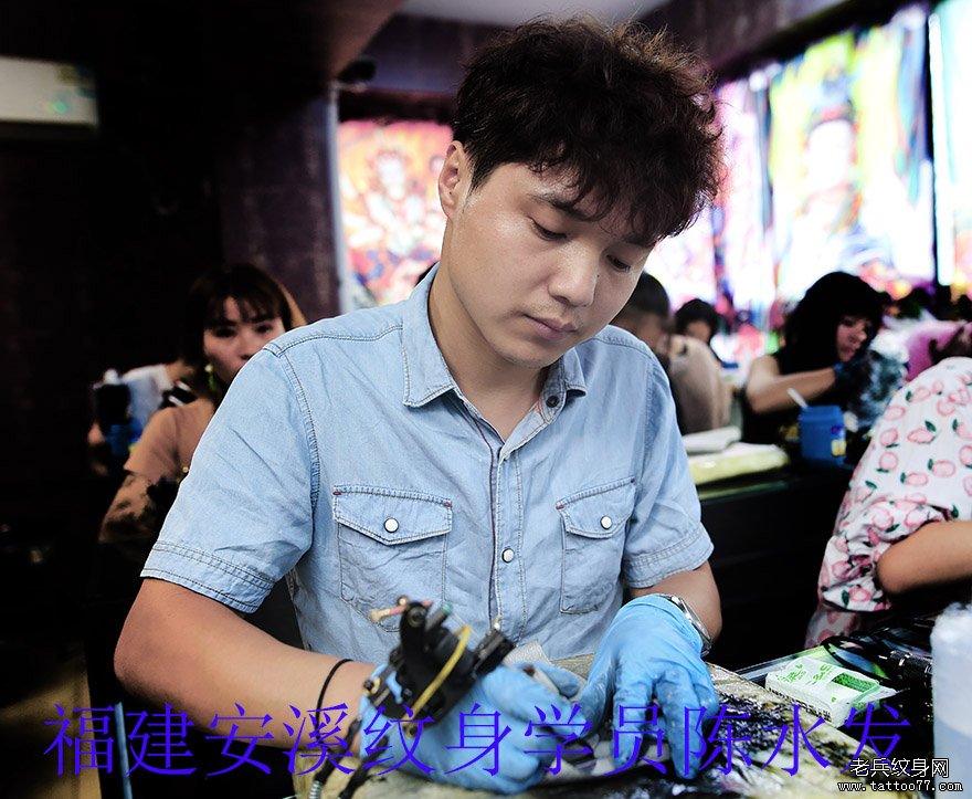 福建安溪刺青学员陈水发刺青培训中