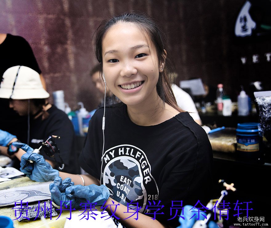 贵州丹寨刺青学员余倩轩刺青培训中