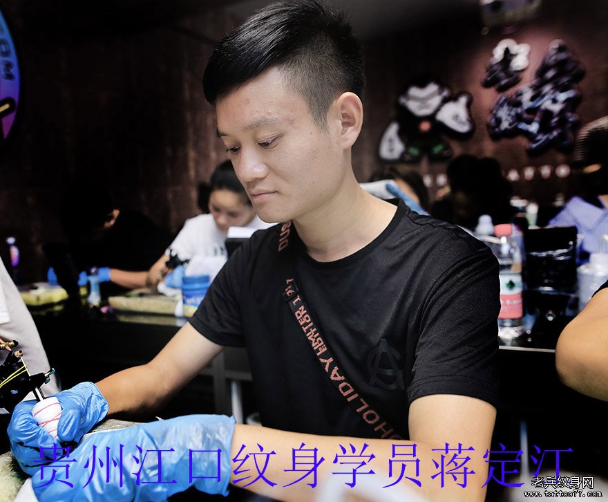 贵州江口刺青学员蒋定江刺青培训中