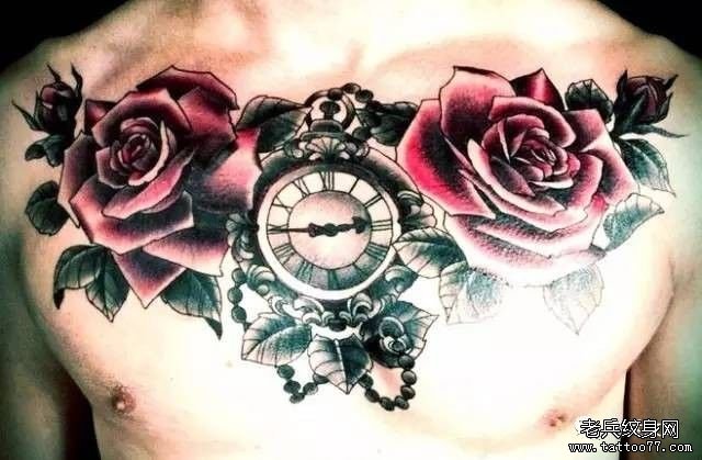 花胸钟表玫瑰纹身图案