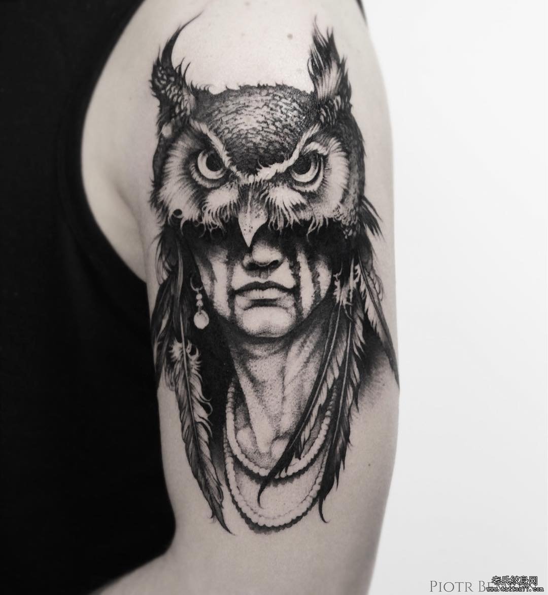 黑灰大臂猫头鹰女郎纹身图案