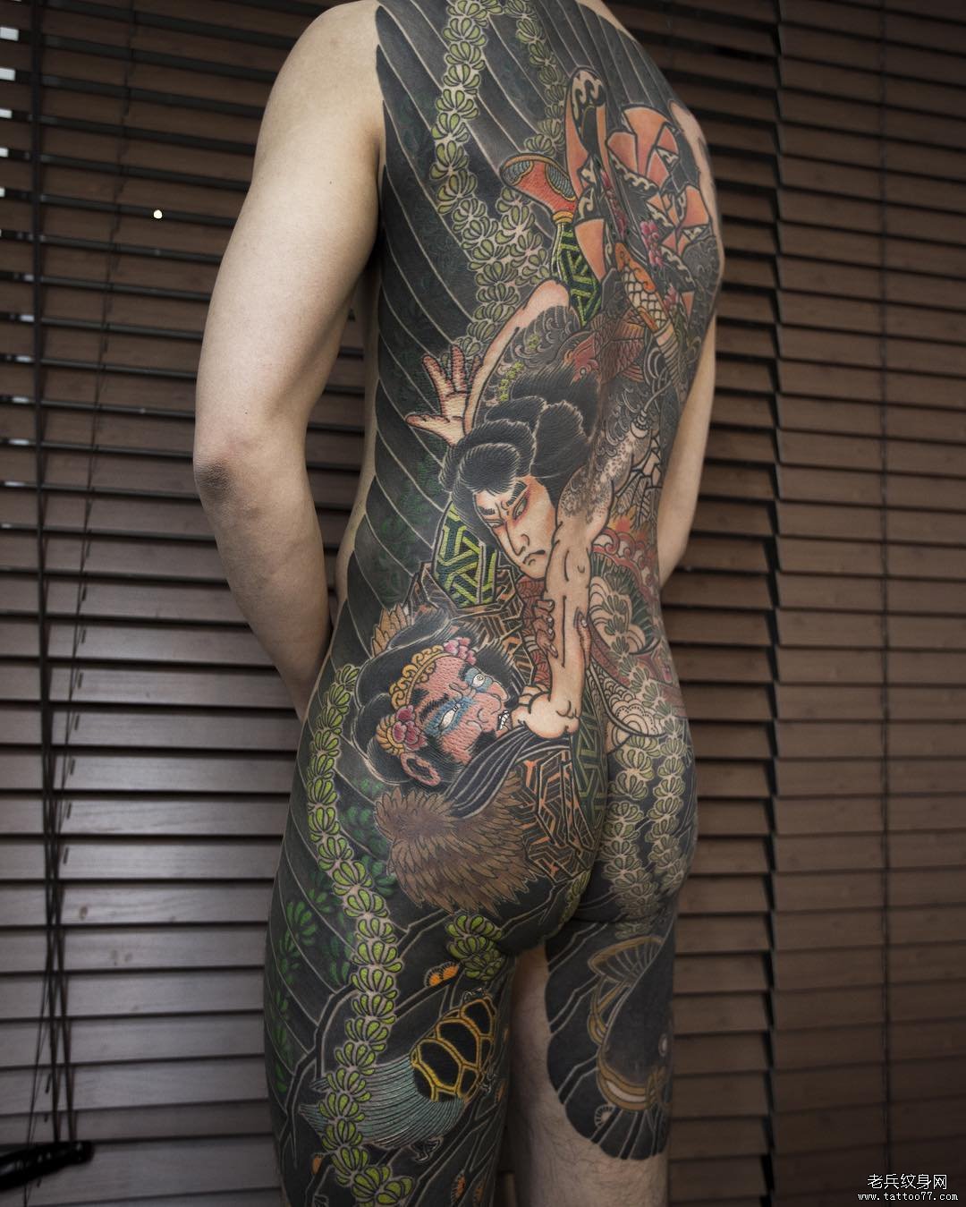 日式传统满背纹身