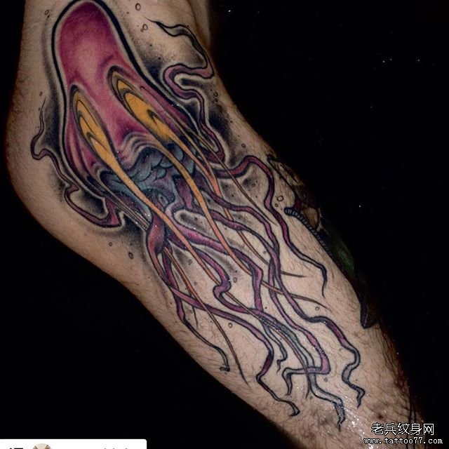 色彩水母手臂纹身图案