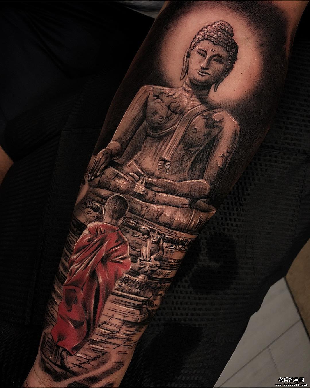 手臂写实佛祖小和尚纹身图案