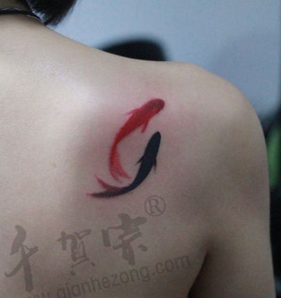 后肩纹身图案 锦鲤图片