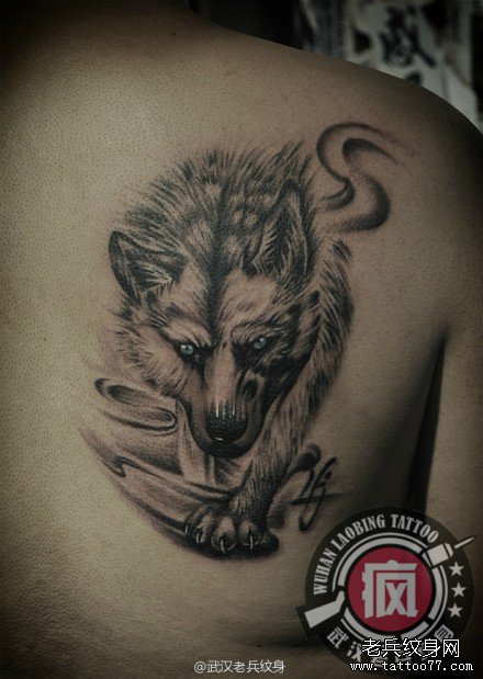 满背狼人纹身图片