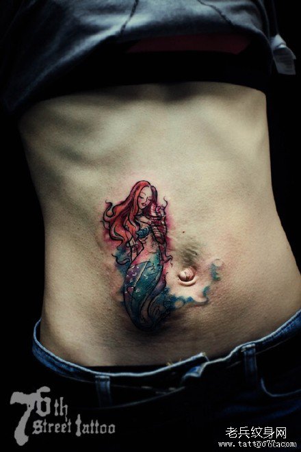 腹部美人鱼纹身图案