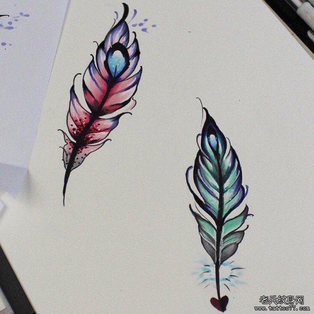 色彩羽毛手稿纹身图案