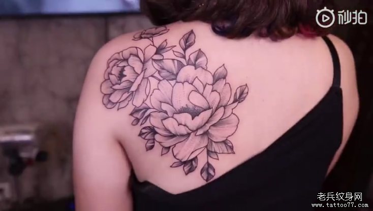 肩背花朵纹身视频
