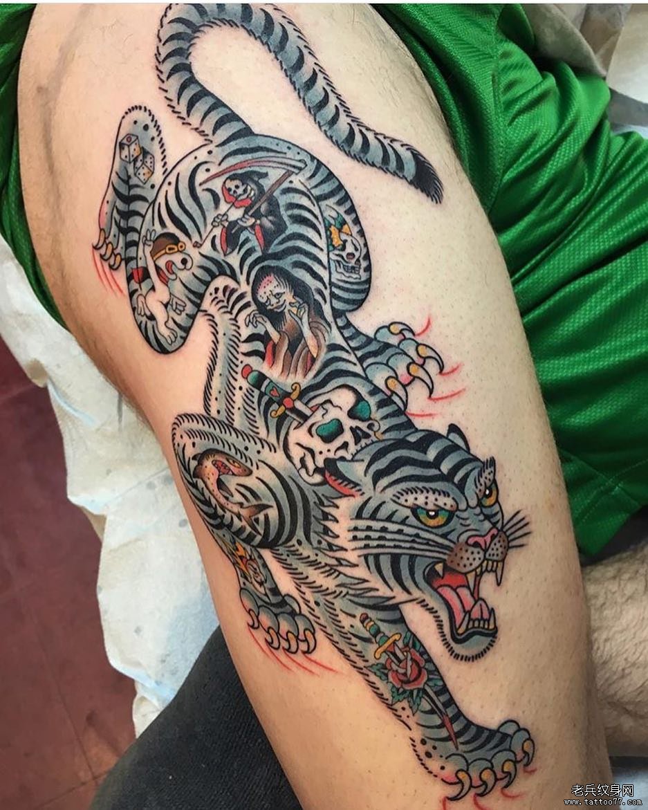 大腿彩色日式老虎纹身图案