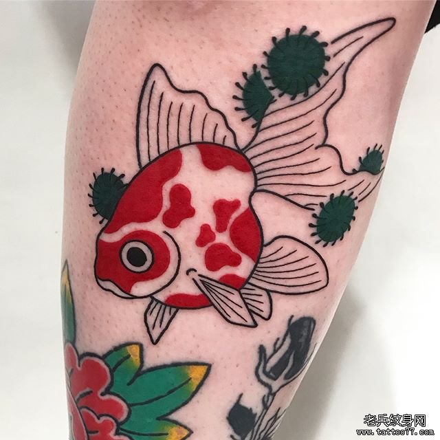 日式金鱼纹身图案